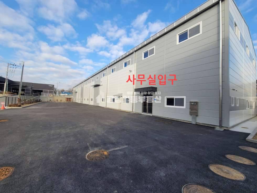 경기 화성만세구 양감면 정문리 a,b동 화성 양감공장임대, 양감ic 7분거리, 350평 68평 두동구조 사무실,넓은마당 월세 매물번호 10084 사진 3