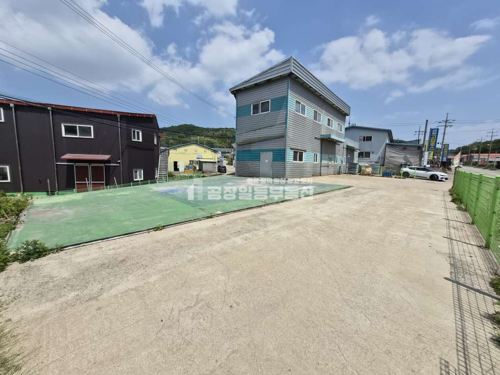 경기 화성효행구 봉담읍 마하리 1동 화성 봉담공장임대, 2차선도로변, 넓은마당, 47평 소형공장 월세 매물번호 10230 사진 2